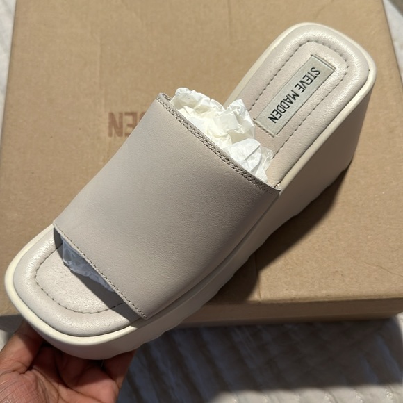 Steve Madden wedge sandal size 8.5 - Picture 5 of 5